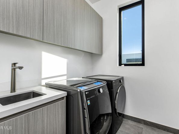 829 Flower Avenue, Venice CA 90291
