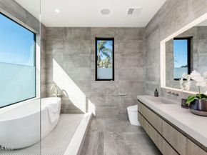 829 Flower Avenue, Venice CA 90291