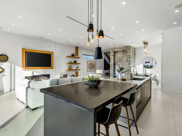 829 Flower Avenue, Venice CA 90291
