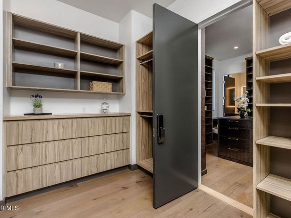 829 Flower Avenue, Venice CA 90291