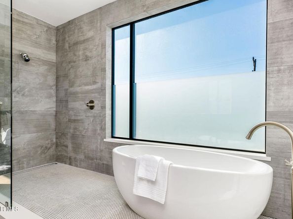 829 Flower Avenue, Venice CA 90291
