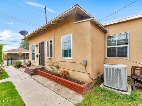 10333 Inglewood Avenue, Inglewood CA 90304
