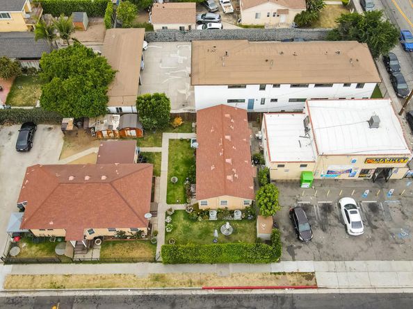 10333 Inglewood Avenue, Inglewood CA 90304