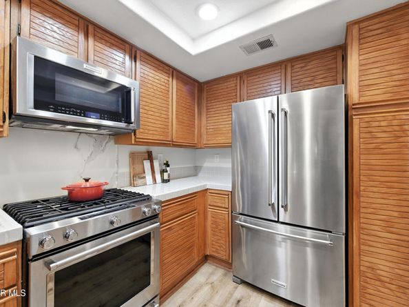 22203 Shadow Valley Circle, Chatsworth CA 91311