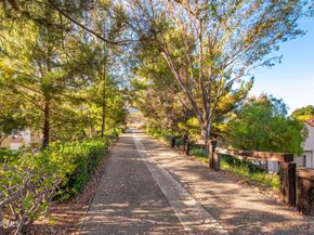 22203 Shadow Valley Circle, Chatsworth CA 91311