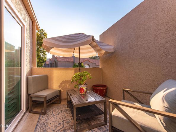 22203 Shadow Valley Circle, Chatsworth CA 91311