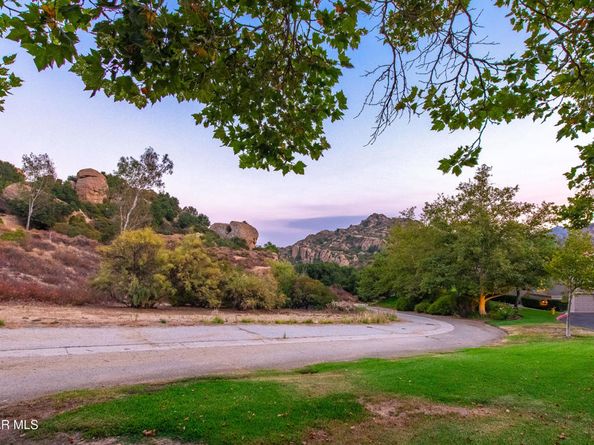 22203 Shadow Valley Circle, Chatsworth CA 91311