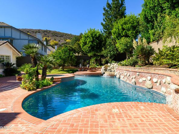 29515 Weeping Willow Drive, Agoura Hills CA 91301