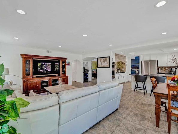 5676 Walnut Ridge Drive, Agoura Hills CA 91301