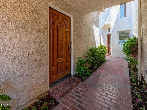 5676 Walnut Ridge Drive, Agoura Hills CA 91301