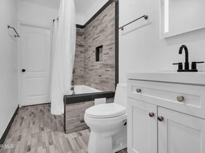 5847 S Wilton Place 5849, Los Angeles CA 90047
