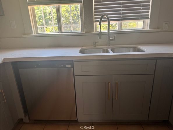 788 E 40th Place, Los Angeles CA 90011