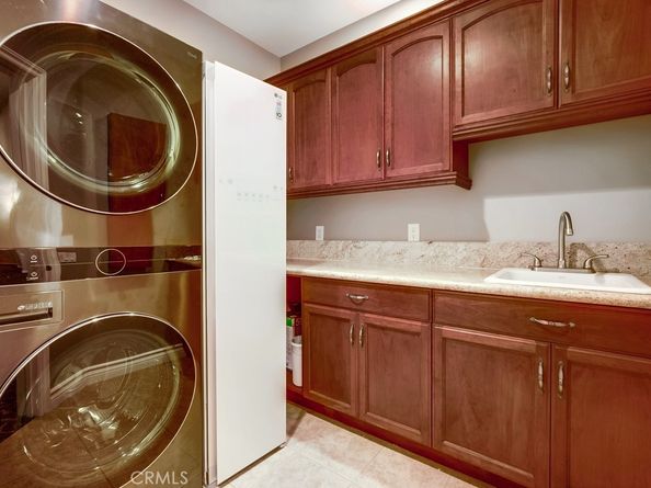 322 E 19th Street, Upland CA 91784