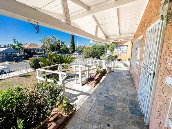 1233 w 38th st, Los Angeles CA 90037