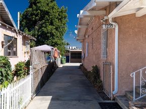 1233 w 38th st, Los Angeles CA 90037