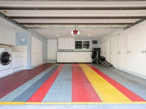 9520 Via Tivoli, Burbank CA 91504