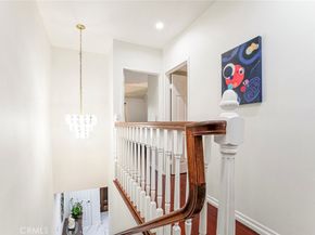 9520 Via Tivoli, Burbank CA 91504