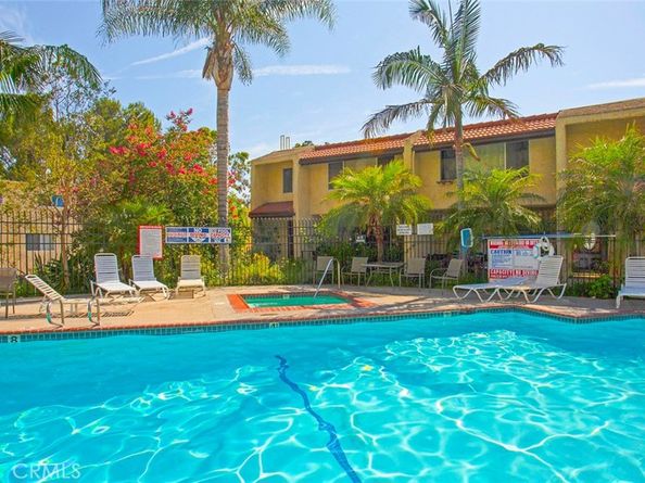 9520 Via Tivoli, Burbank CA 91504