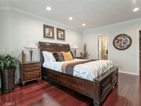 9520 Via Tivoli, Burbank CA 91504