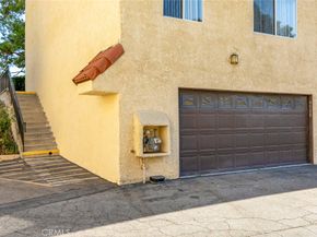 9520 Via Tivoli, Burbank CA 91504