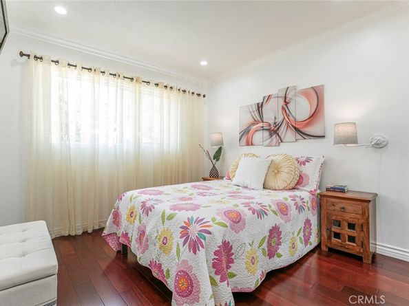9520 Via Tivoli, Burbank CA 91504