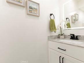 9520 Via Tivoli, Burbank CA 91504