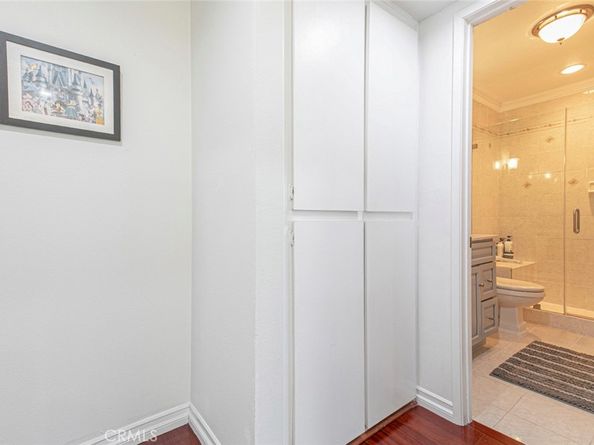 9520 Via Tivoli, Burbank CA 91504