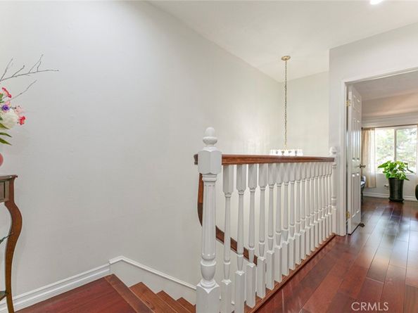 9520 Via Tivoli, Burbank CA 91504