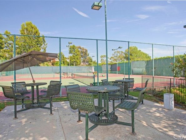 9520 Via Tivoli, Burbank CA 91504