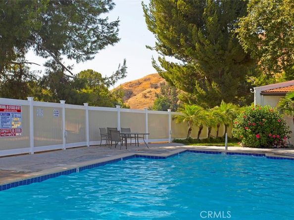 9520 Via Tivoli, Burbank CA 91504
