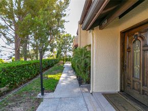 9520 Via Tivoli, Burbank CA 91504