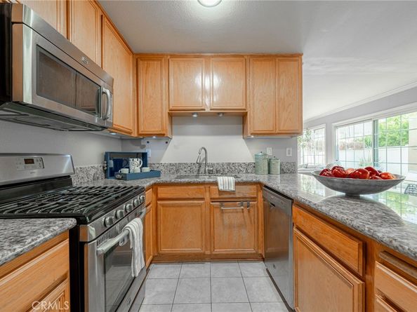 6520 Tampa Avenue 6, Reseda CA 91335
