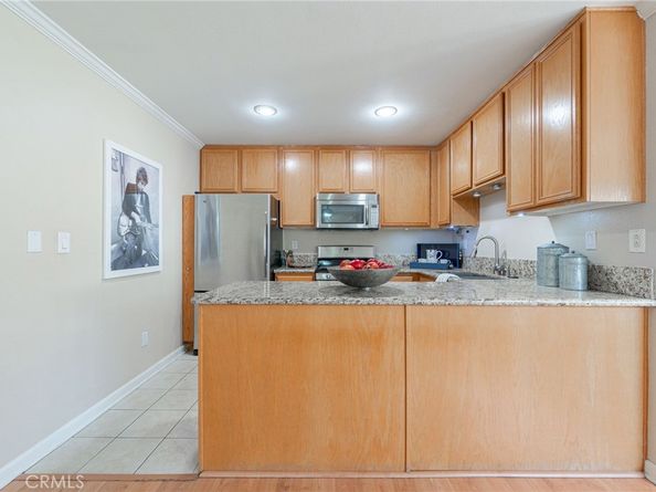 6520 Tampa Avenue 6, Reseda CA 91335
