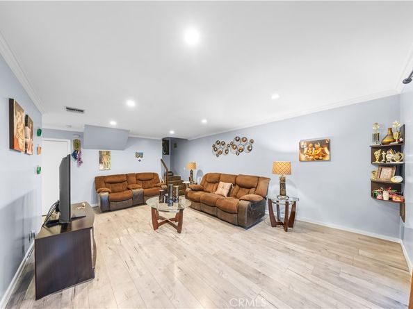 121 Sinclair Avenue 225, Glendale CA 91206