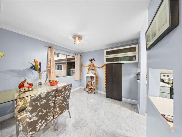 121 Sinclair Avenue 225, Glendale CA 91206