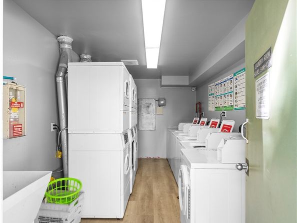 121 Sinclair Avenue 225, Glendale CA 91206