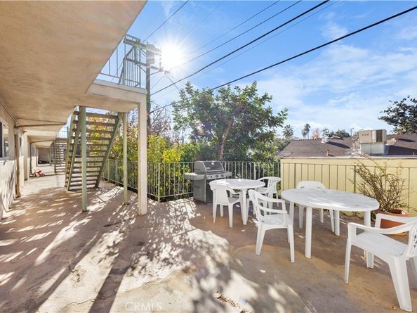 121 Sinclair Avenue 225, Glendale CA 91206