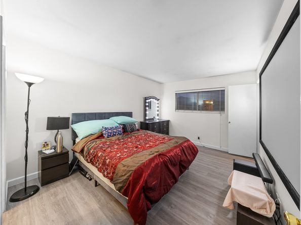 121 Sinclair Avenue 225, Glendale CA 91206