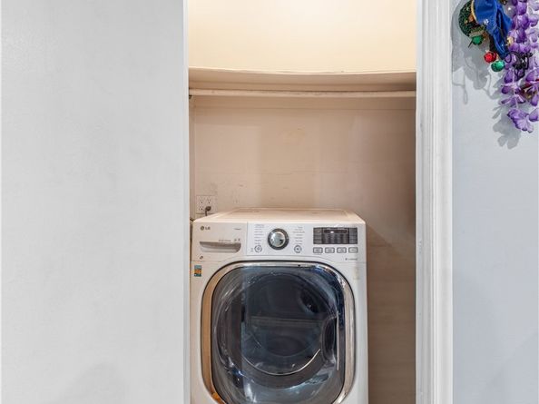 121 Sinclair Avenue 225, Glendale CA 91206