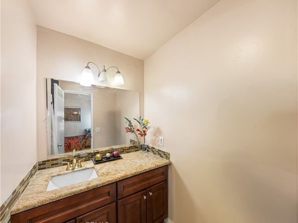 121 Sinclair Avenue 225, Glendale CA 91206