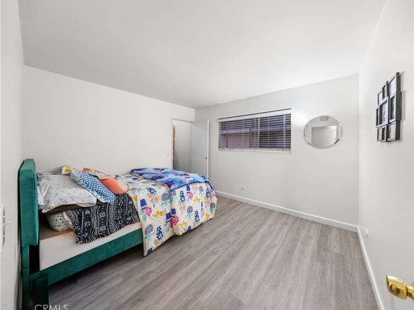 121 Sinclair Avenue 225, Glendale CA 91206