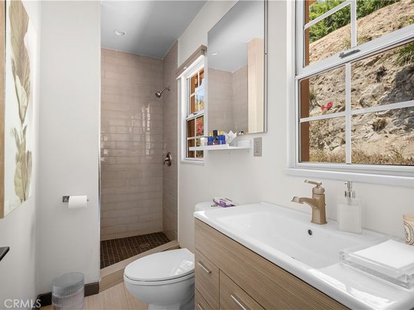 1659 Puebla Drive, Glendale CA 91207