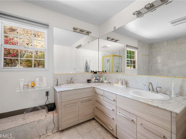 1659 Puebla Drive, Glendale CA 91207
