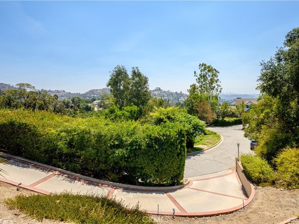 1659 Puebla Drive, Glendale CA 91207