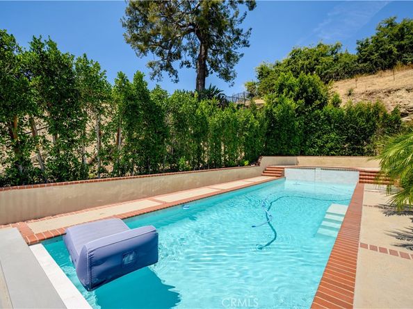 1659 Puebla Drive, Glendale CA 91207