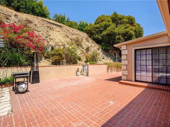 1659 Puebla Drive, Glendale CA 91207