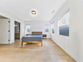 2672 Newell St, Los Angeles CA 90039