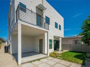 2672 Newell St, Los Angeles CA 90039