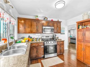 512 W 41st Place, Los Angeles CA 90037