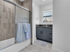 4915 2nd, Los Angeles CA 90043